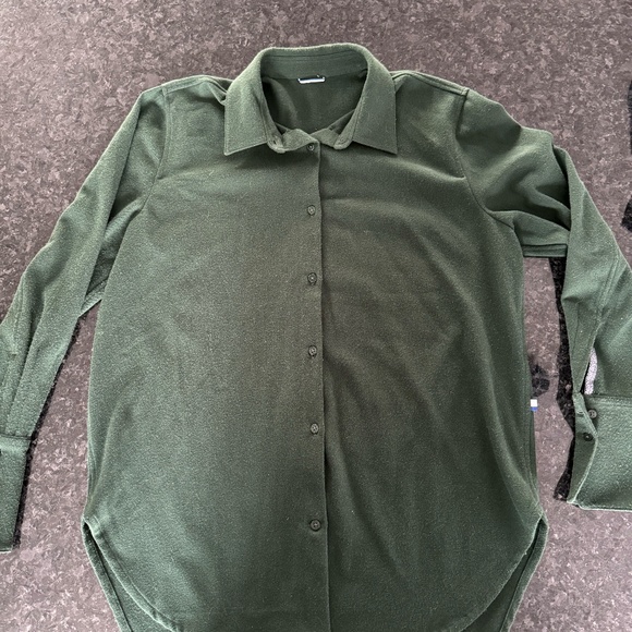 Kit & Ace Here and There Button Up Shirt in Heather Forest - Picture 6 of 8